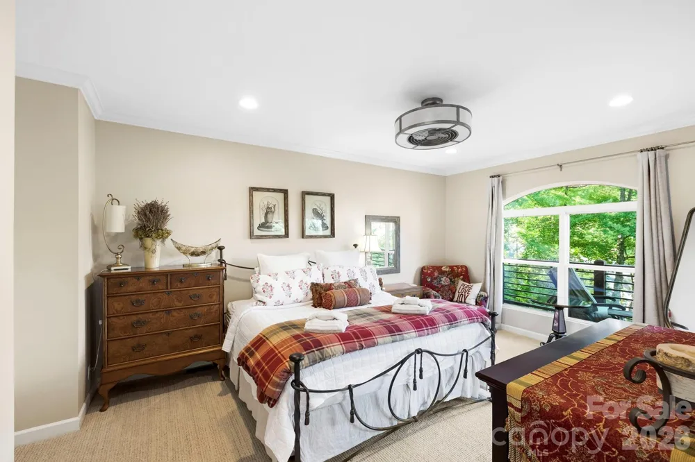 30 Lower Tanglewood Road E #2 Lake Toxaway, NC 28747