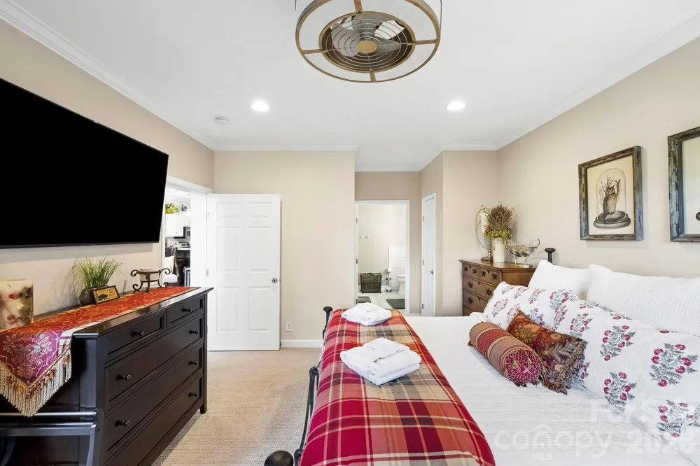 30 Lower Tanglewood Road E #2 Lake Toxaway, NC 28747