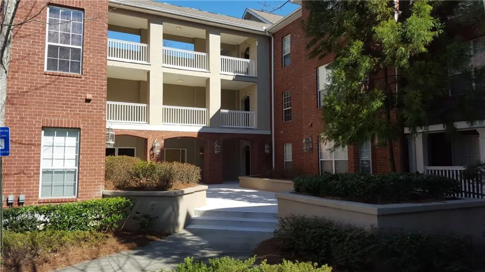 5641 Roswell Road #106