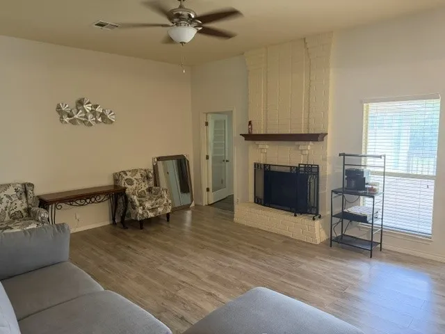 3012 Red Oak Drive Belton, TX 76513