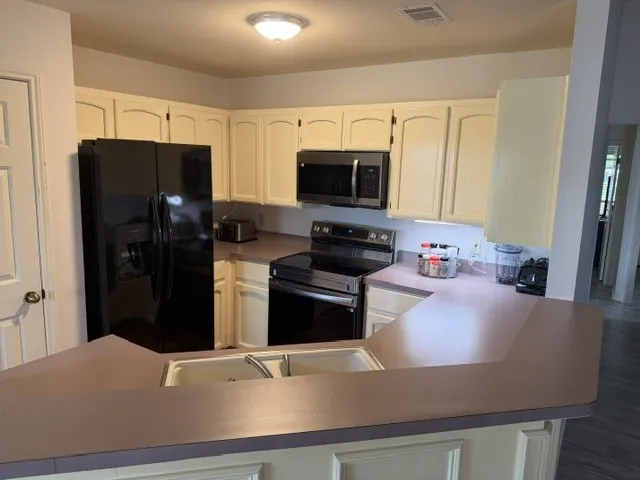 3012 Red Oak Drive Belton, TX 76513