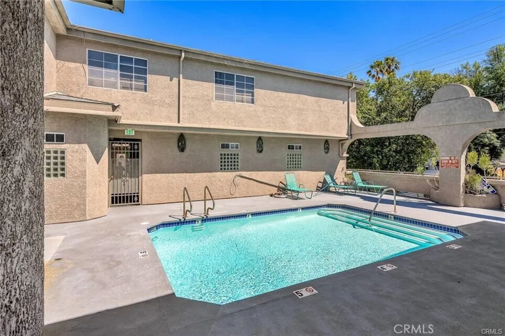 18347 Saticoy #7 Reseda, CA 91335