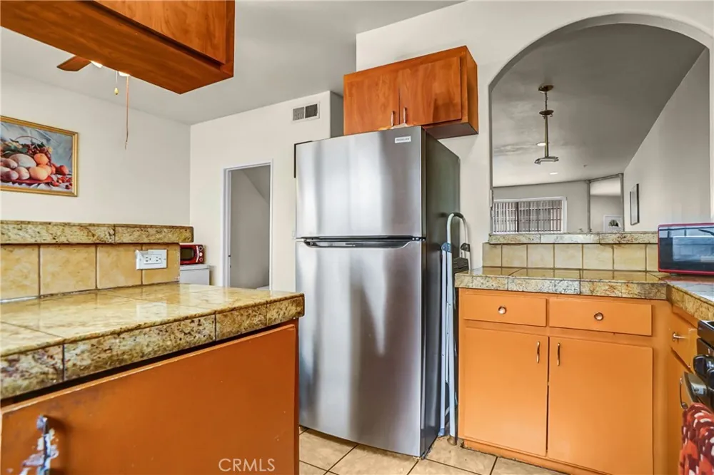 18347 Saticoy #7 Reseda, CA 91335