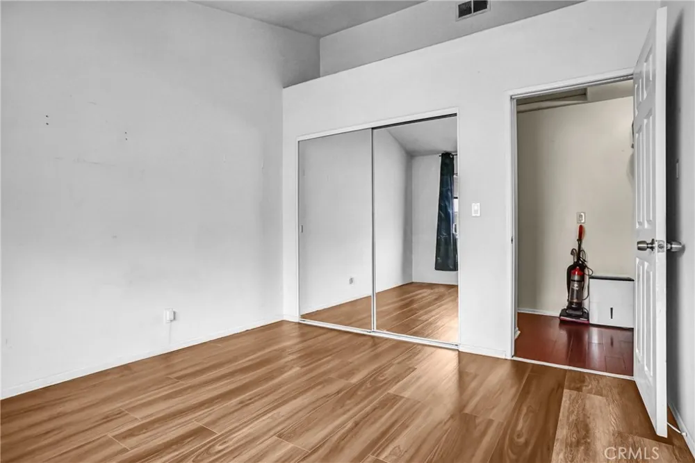 18347 Saticoy #7 Reseda, CA 91335