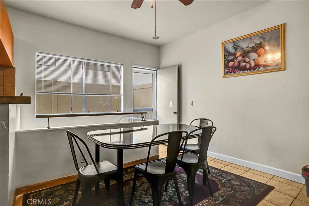 18347 Saticoy #7 Reseda, CA 91335