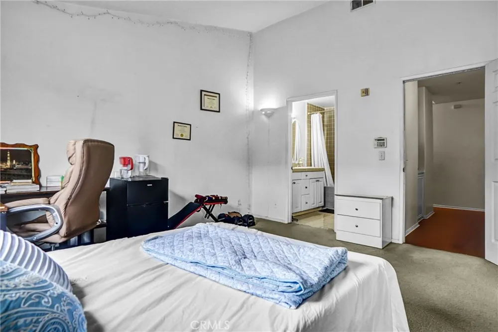 18347 Saticoy #7 Reseda, CA 91335