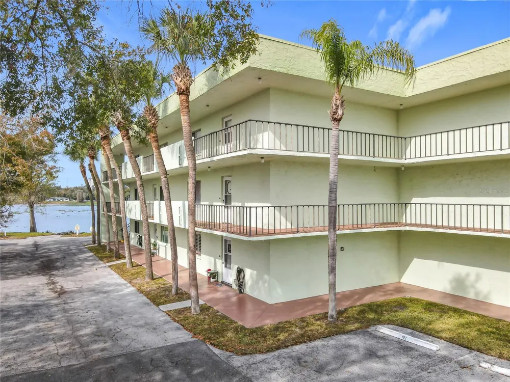 1130 LAKE PARKER AVENUE #A302 Lakeland, FL 33805