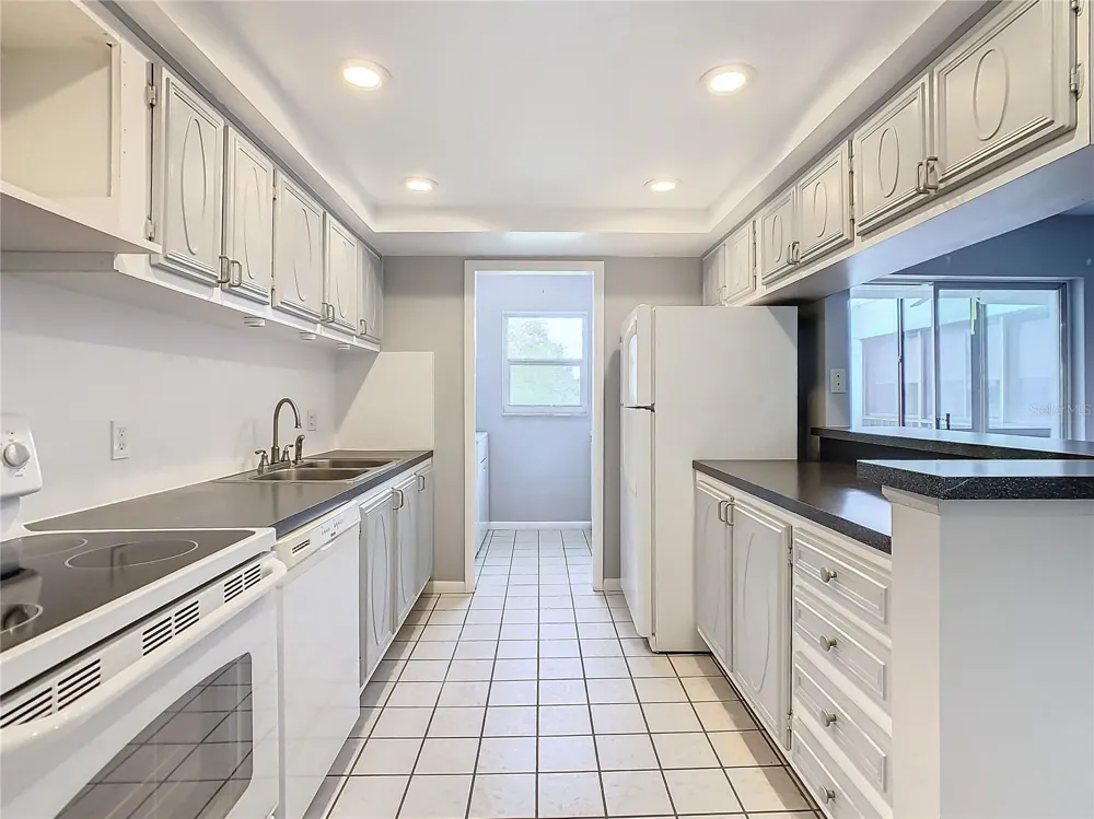 1130 LAKE PARKER AVENUE #A302 Lakeland, FL 33805