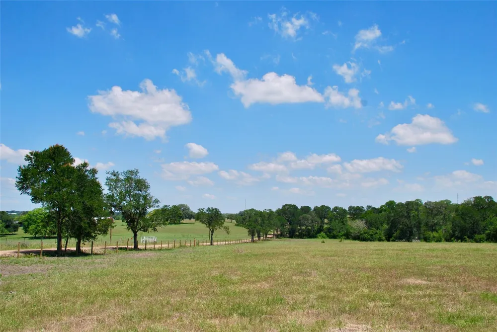 2340 Langdon Road Weimar, TX 78962