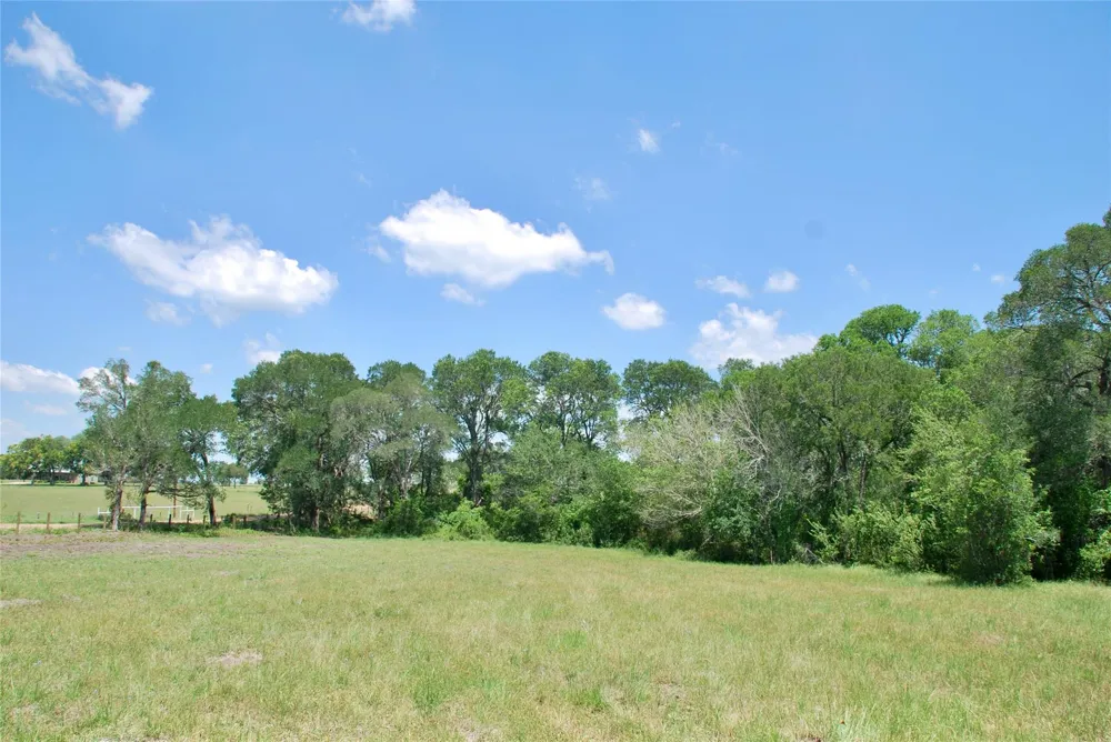 2340 Langdon Road Weimar, TX 78962