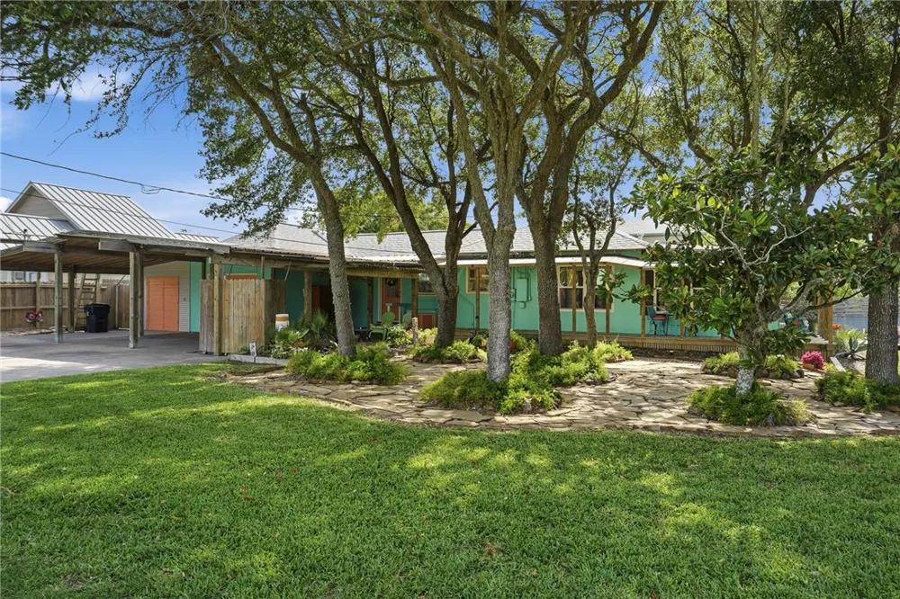 113 Palmetto Avenue Fulton, TX 78358