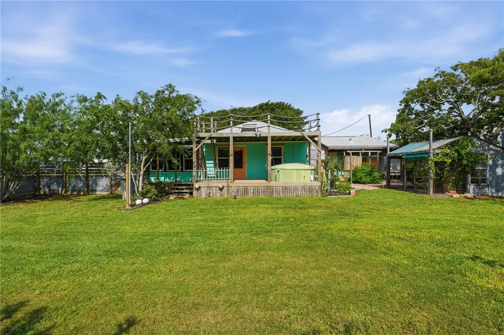 113 Palmetto Avenue Fulton, TX 78358