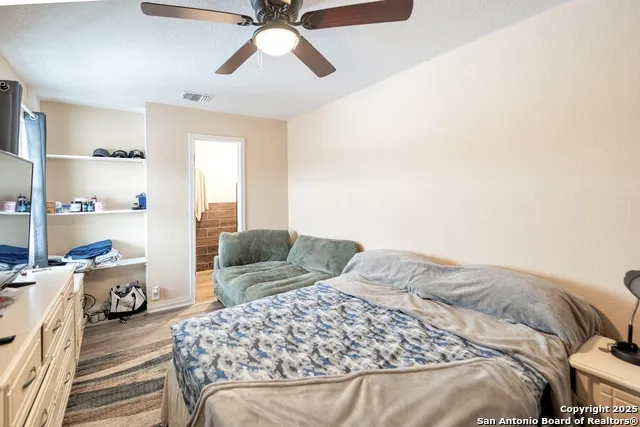 472 County Road 6723 Natalia, TX 78059