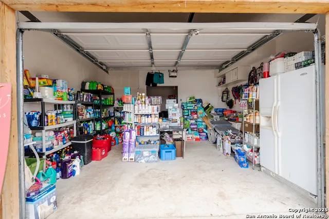 472 County Road 6723 Natalia, TX 78059