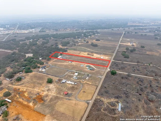 472 County Road 6723 Natalia, TX 78059