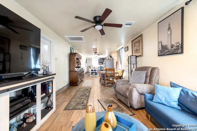 472 County Road 6723 Natalia, TX 78059