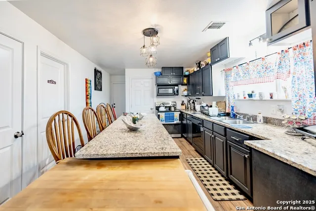 472 County Road 6723 Natalia, TX 78059