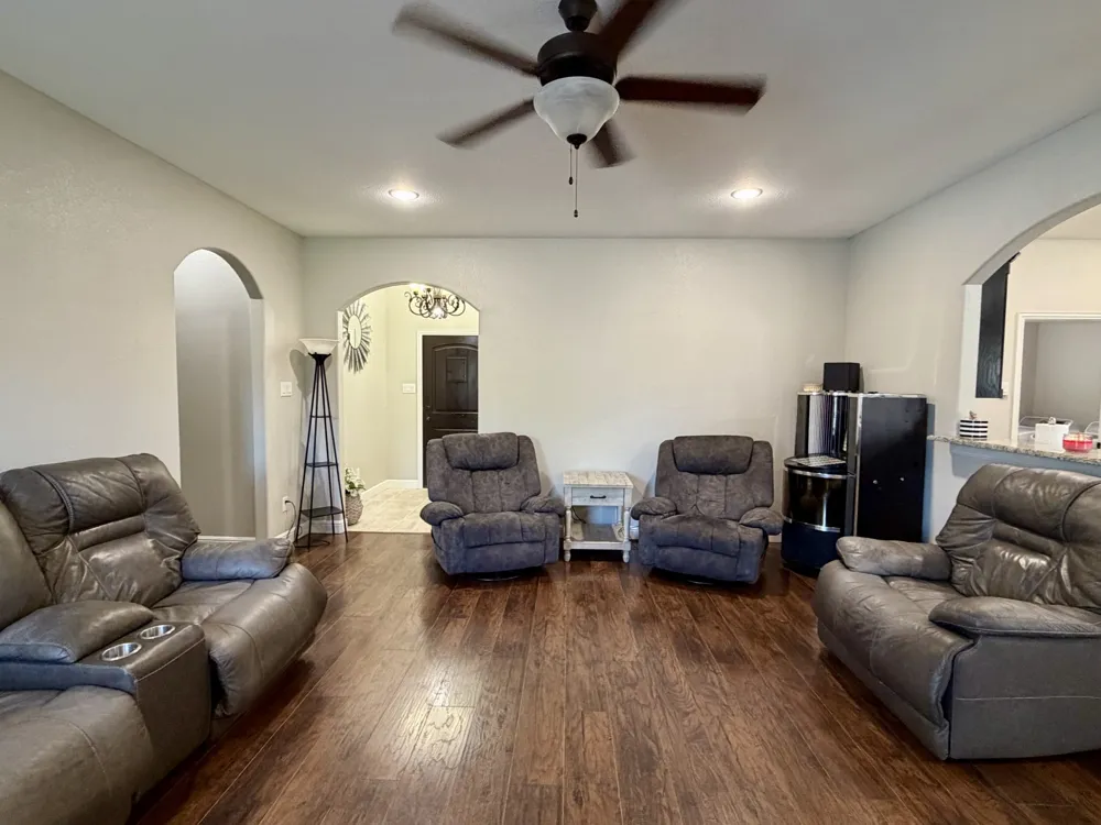 2105 Stonegate Boulevard Bridgeport, TX 76426