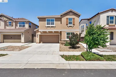 455 Leonardo Way