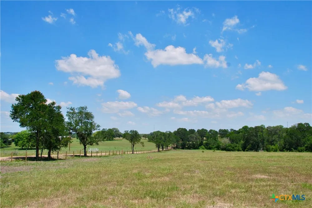 2340 Langdon Road Weimar, TX 78962