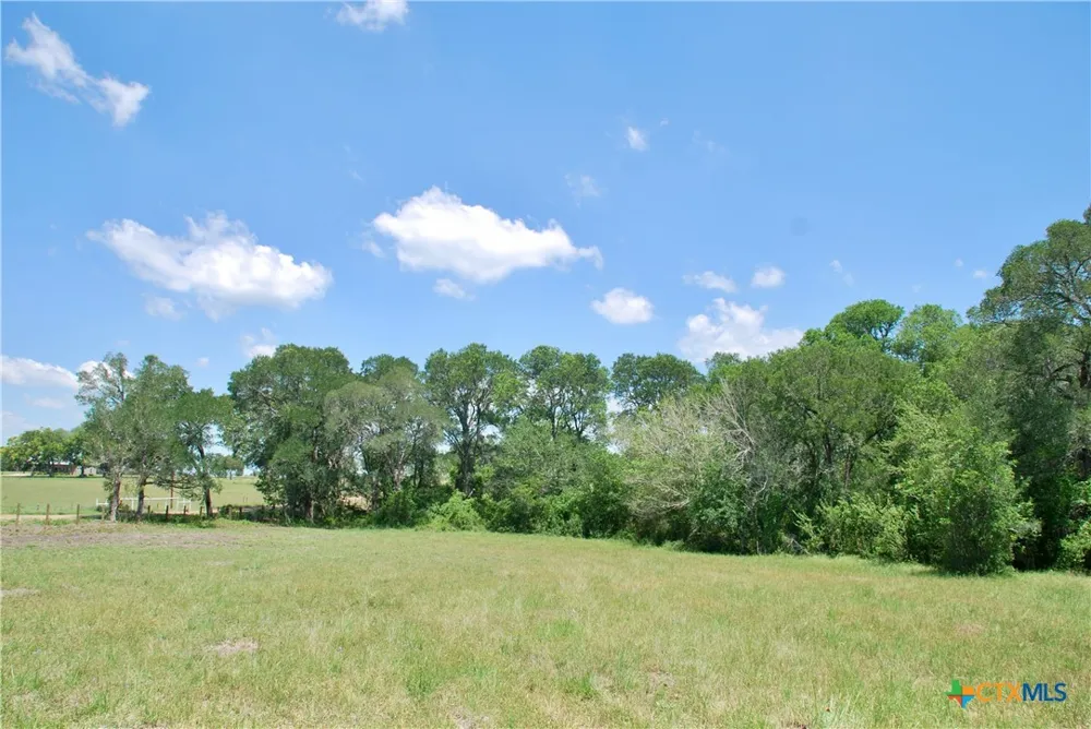 2340 Langdon Road Weimar, TX 78962