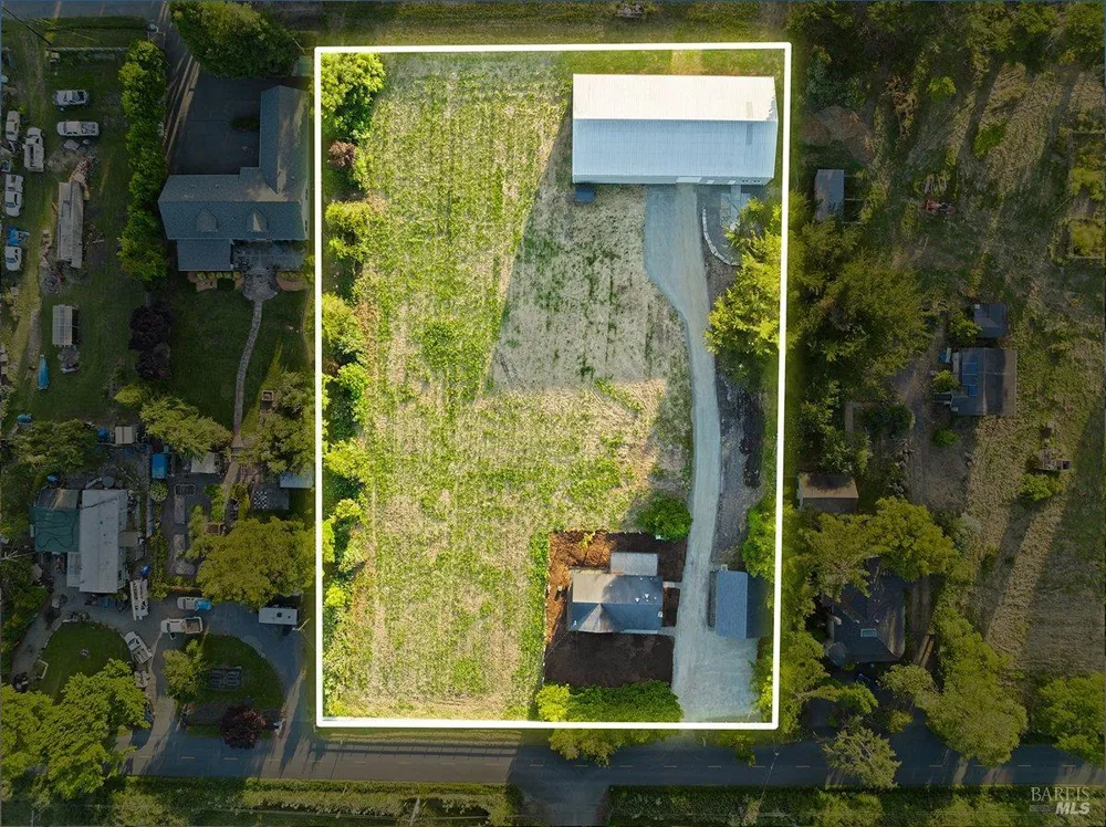 6370 Bloomfield Road Petaluma, CA 94952