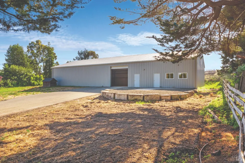 6370 Bloomfield Road Petaluma, CA 94952