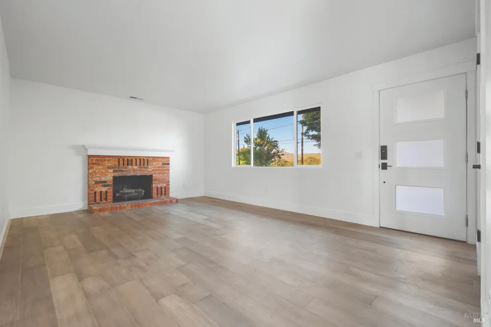 6370 Bloomfield Road Petaluma, CA 94952