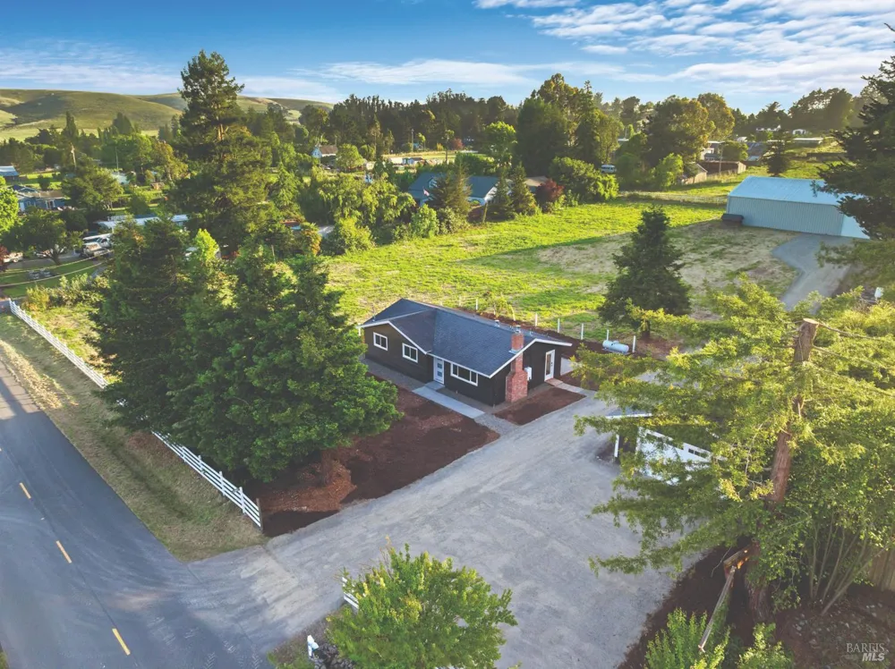 6370 Bloomfield Road Petaluma, CA 94952
