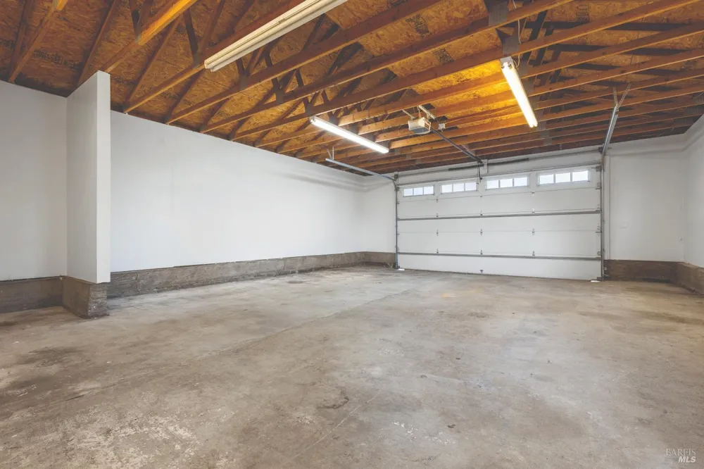 6370 Bloomfield Road Petaluma, CA 94952