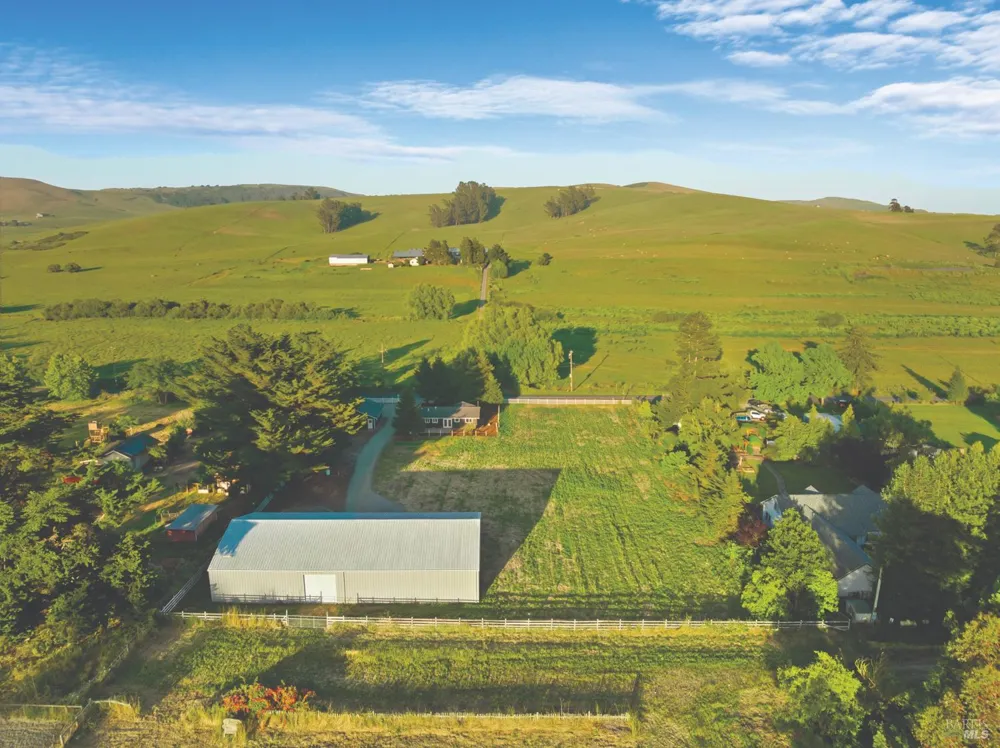 6370 Bloomfield Road Petaluma, CA 94952