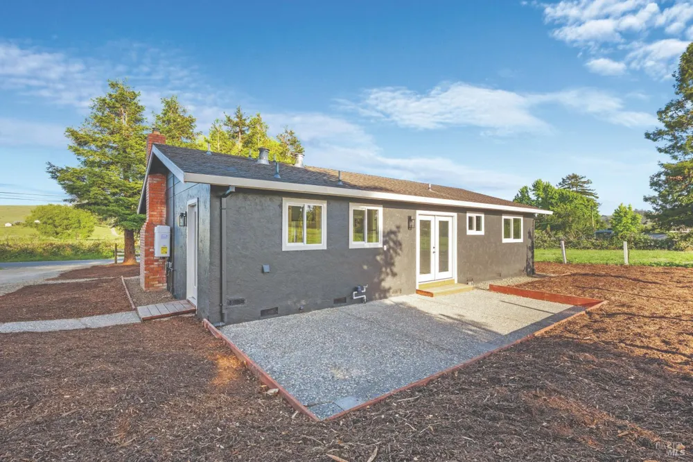 6370 Bloomfield Road Petaluma, CA 94952