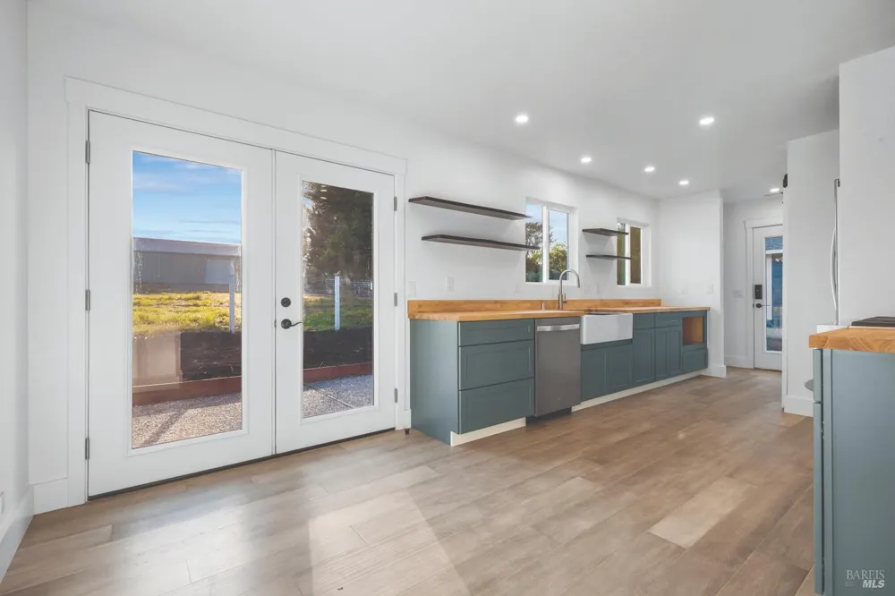 6370 Bloomfield Road Petaluma, CA 94952