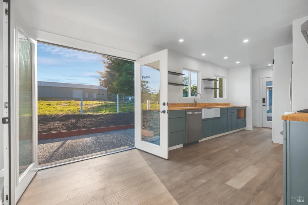 6370 Bloomfield Road Petaluma, CA 94952