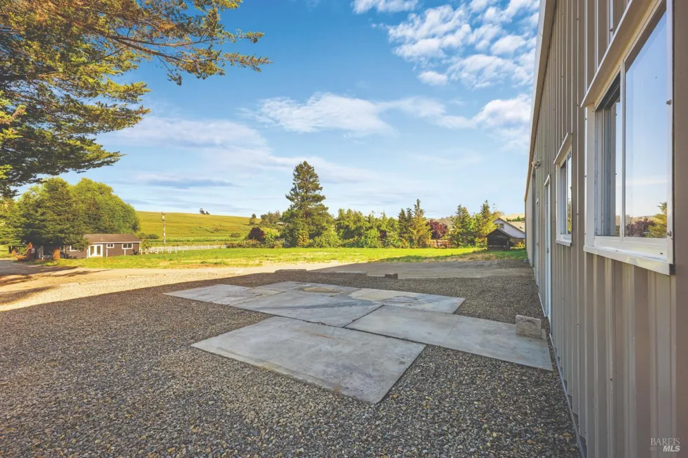 6370 Bloomfield Road Petaluma, CA 94952