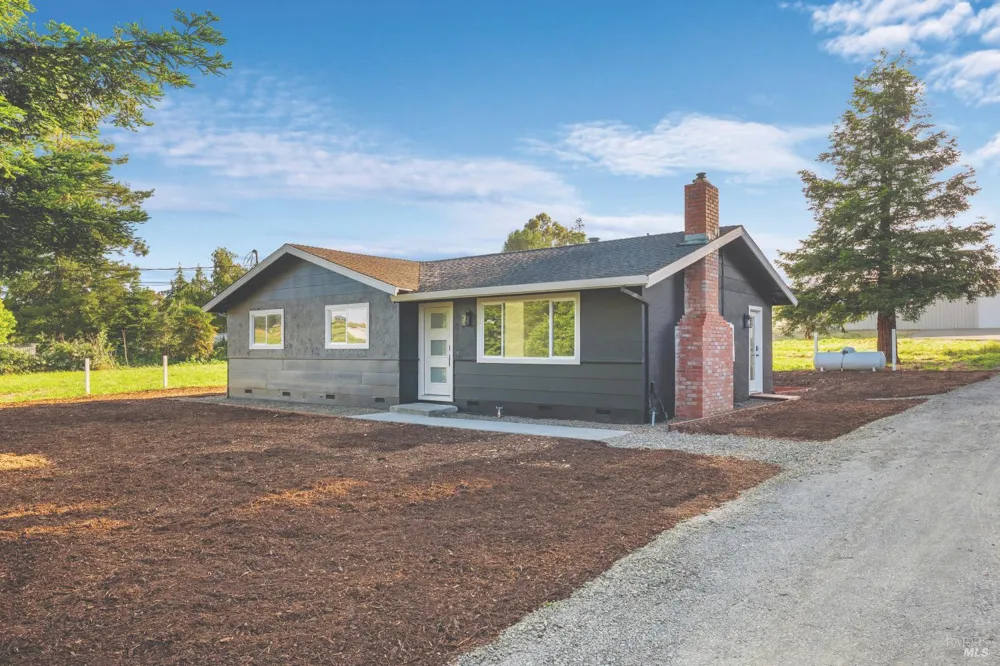 6370 Bloomfield Road Petaluma, CA 94952