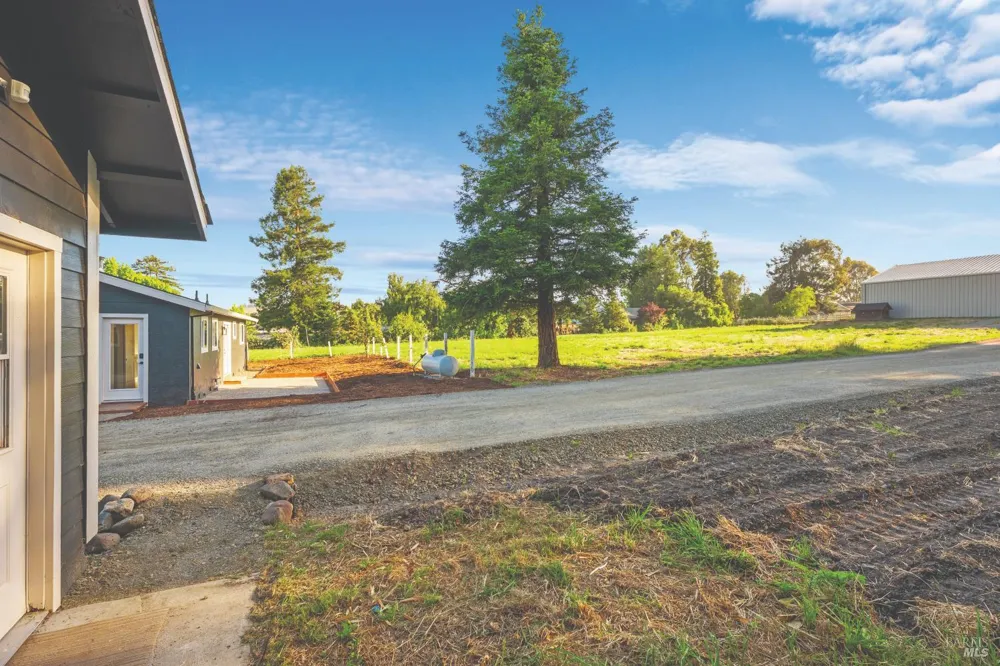 6370 Bloomfield Road Petaluma, CA 94952