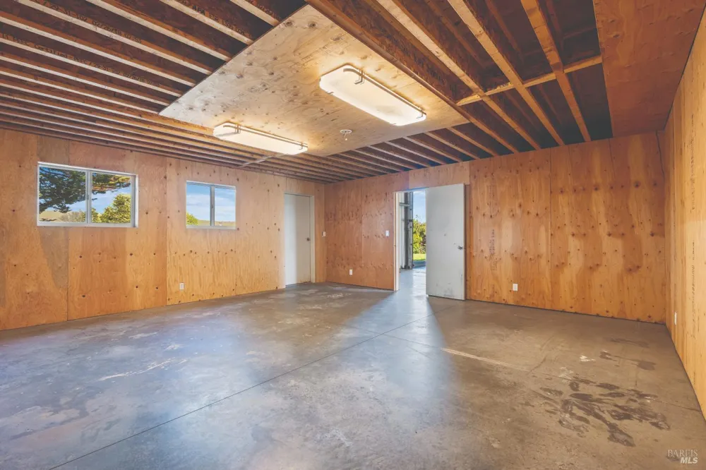 6370 Bloomfield Road Petaluma, CA 94952