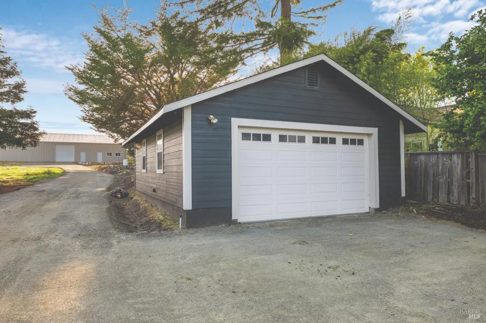 6370 Bloomfield Road Petaluma, CA 94952