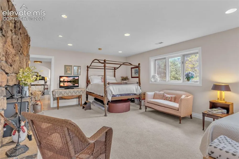7815 Red Rock Circle Larkspur, CO 80118