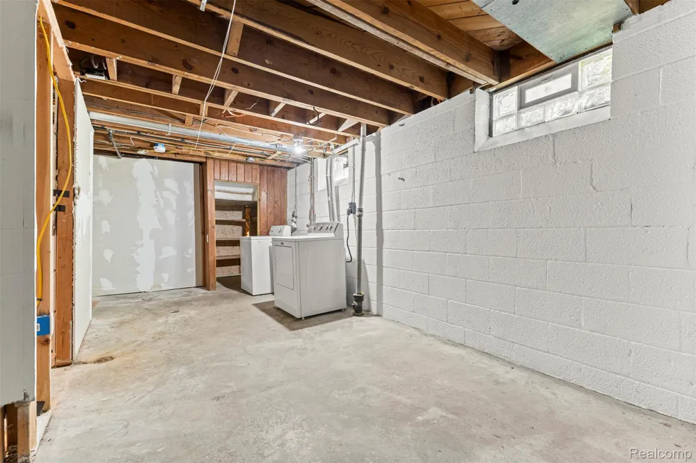 450 Denwood Street Dearborn City, MI 48128