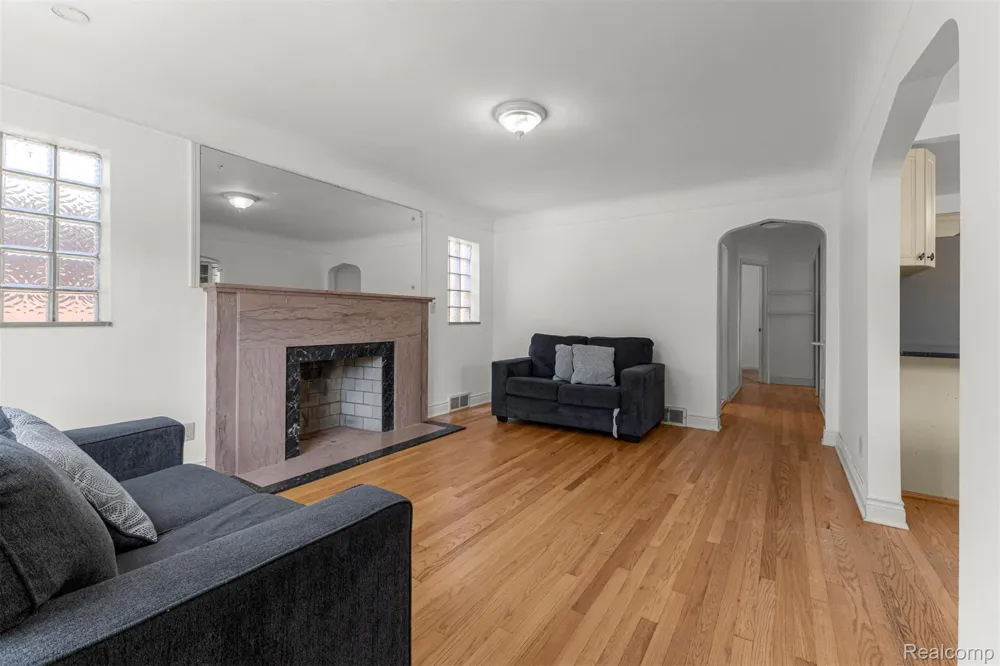 450 Denwood Street Dearborn City, MI 48128