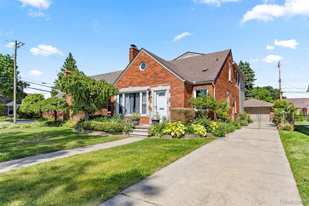 450 Denwood Street Dearborn City, MI 48128