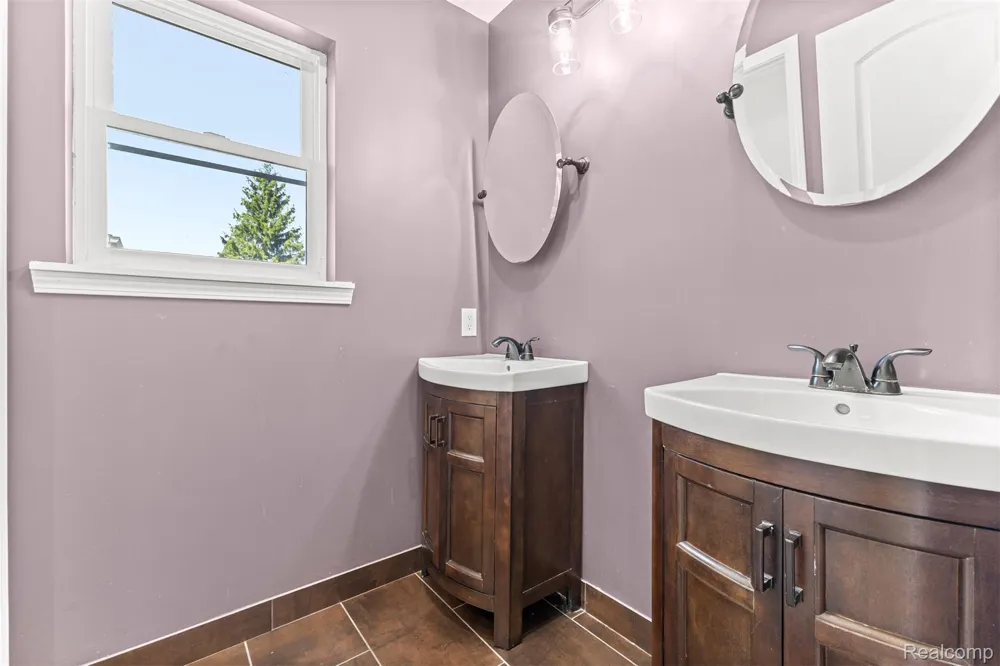 450 Denwood Street Dearborn City, MI 48128