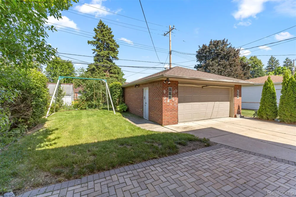 450 Denwood Street Dearborn City, MI 48128