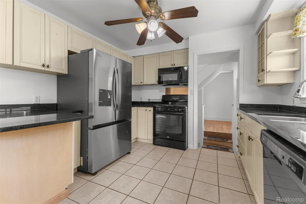 450 Denwood Street Dearborn City, MI 48128