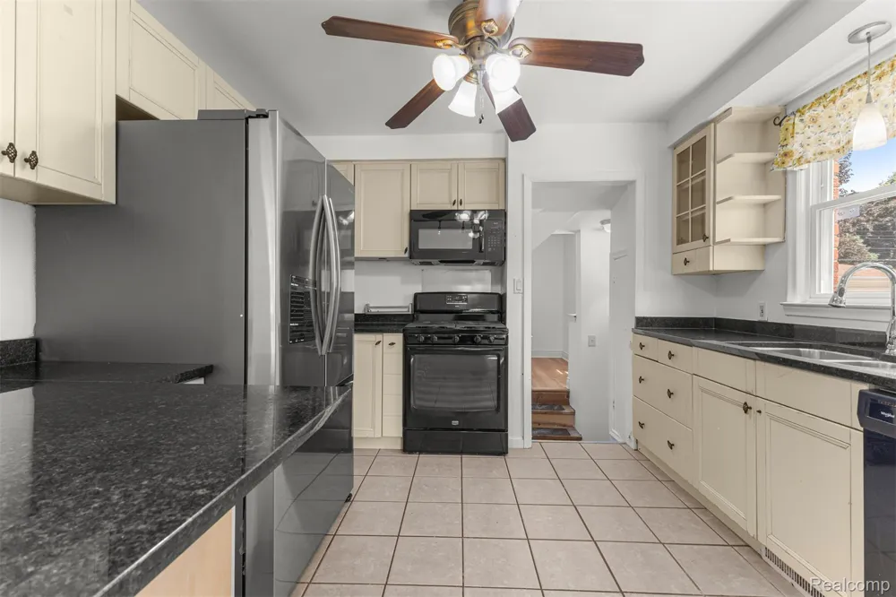 450 Denwood Street Dearborn City, MI 48128