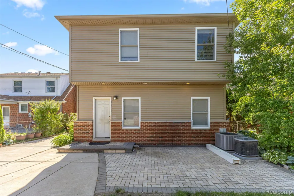 450 Denwood Street Dearborn City, MI 48128