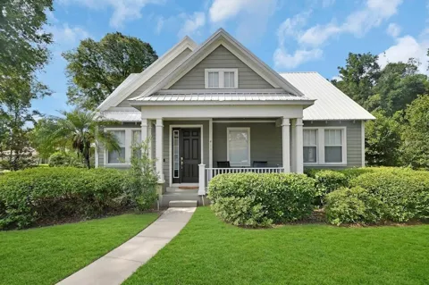411 GARDEN STREET