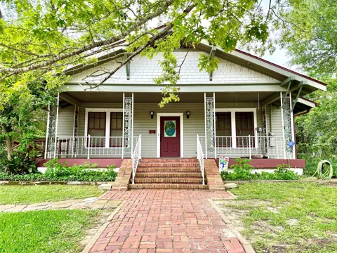 607 W Fox Street